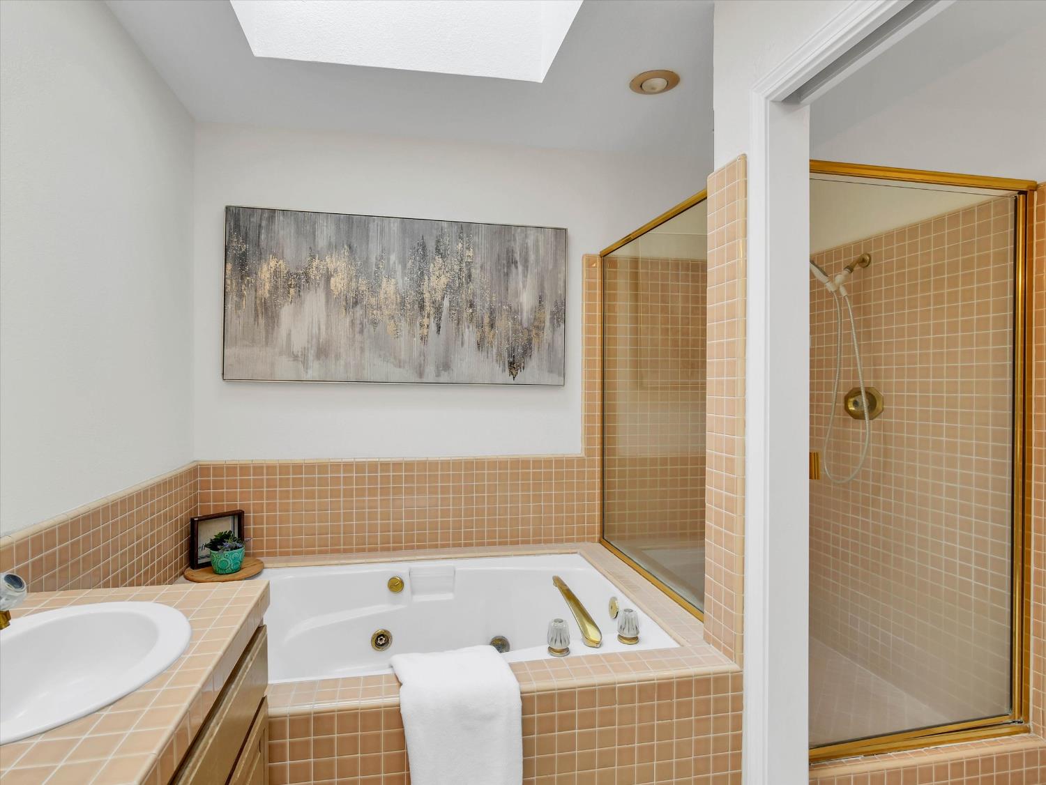 1104 Copper Cottage Ln, Modesto, CA 95355