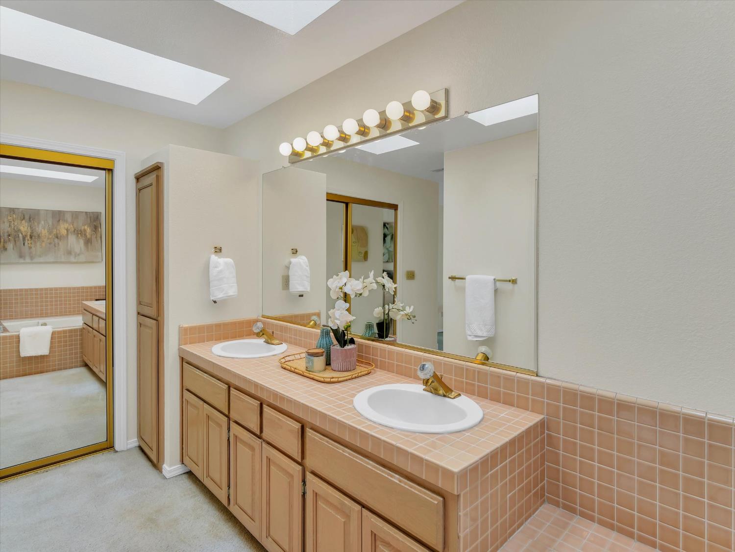 1104 Copper Cottage Ln, Modesto, CA 95355