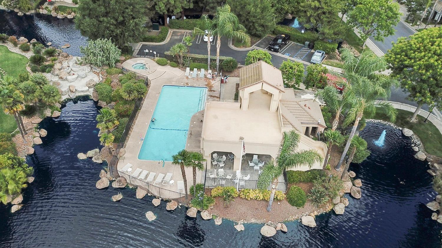 1104 Copper Cottage Ln, Modesto, CA 95355