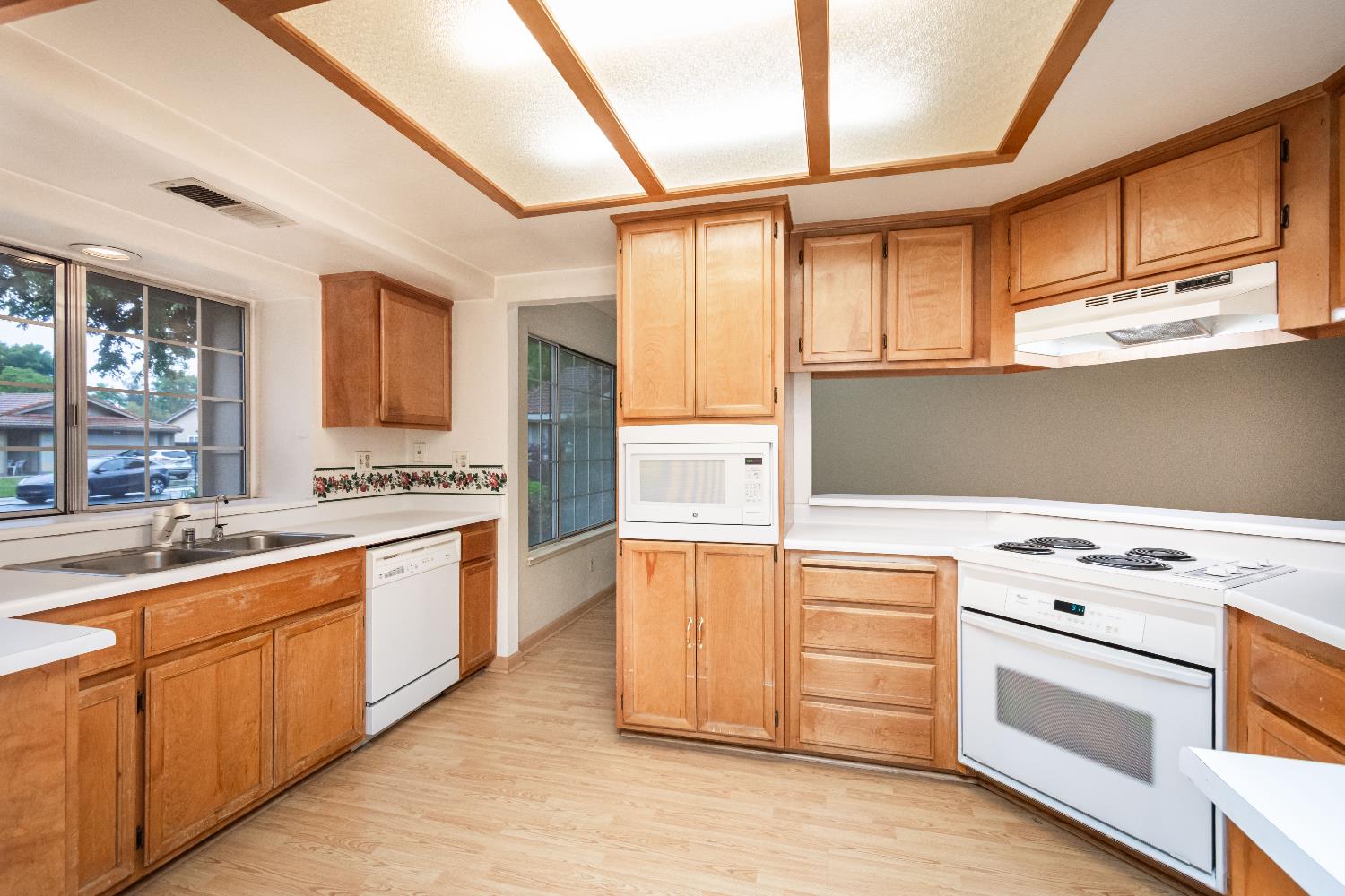 1604 January Dr, Modesto, CA 95358