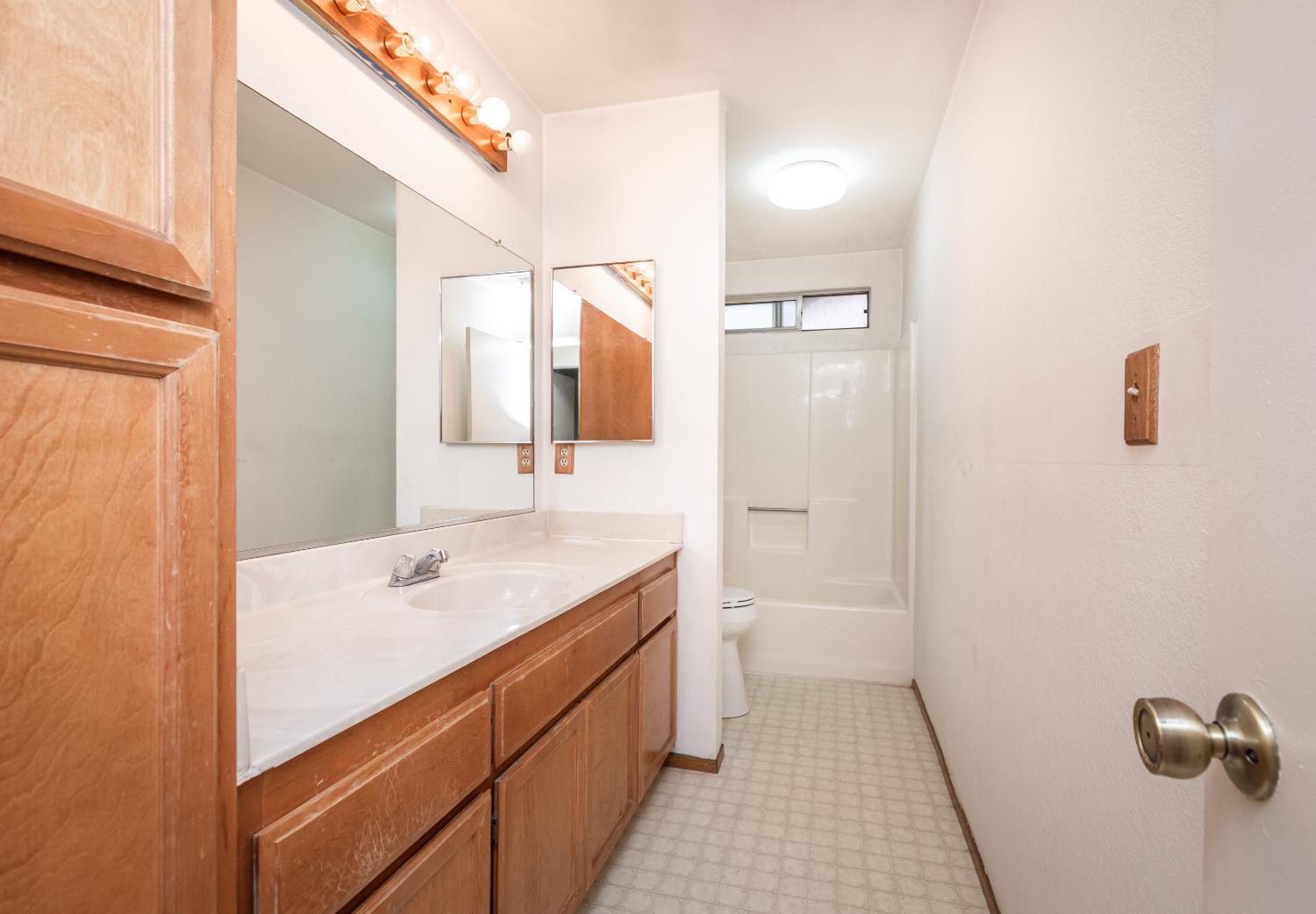 1604 January Dr, Modesto, CA 95358