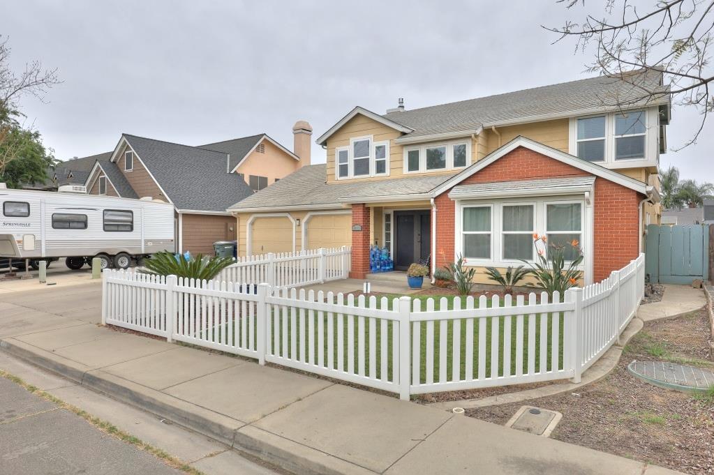 2820 Glasgow Dr, Ceres, CA 95307