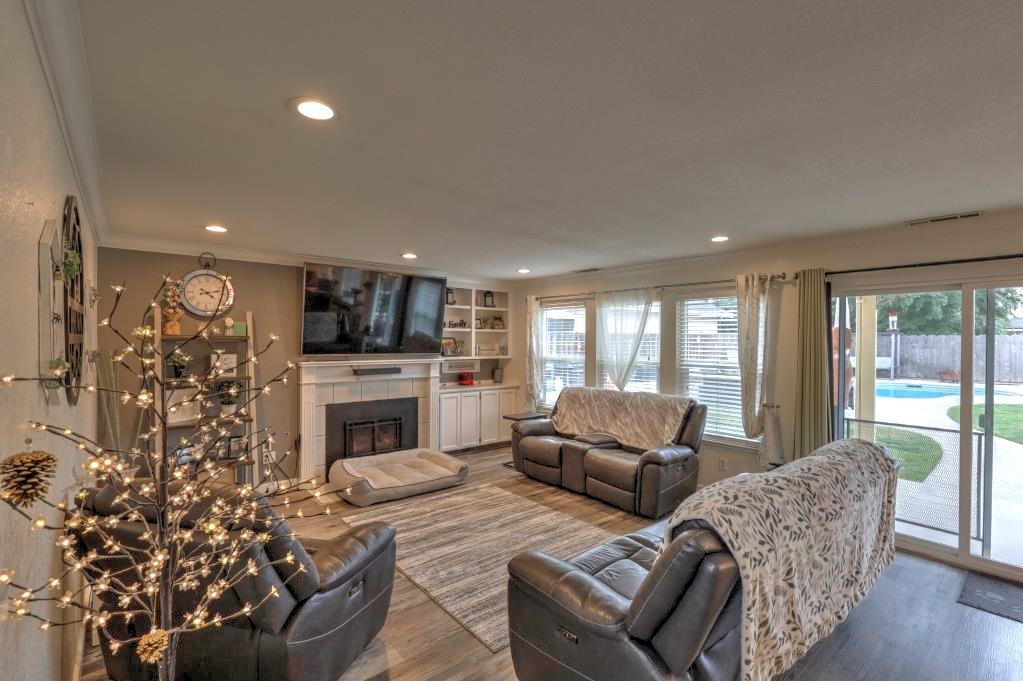 2820 Glasgow Dr, Ceres, CA 95307