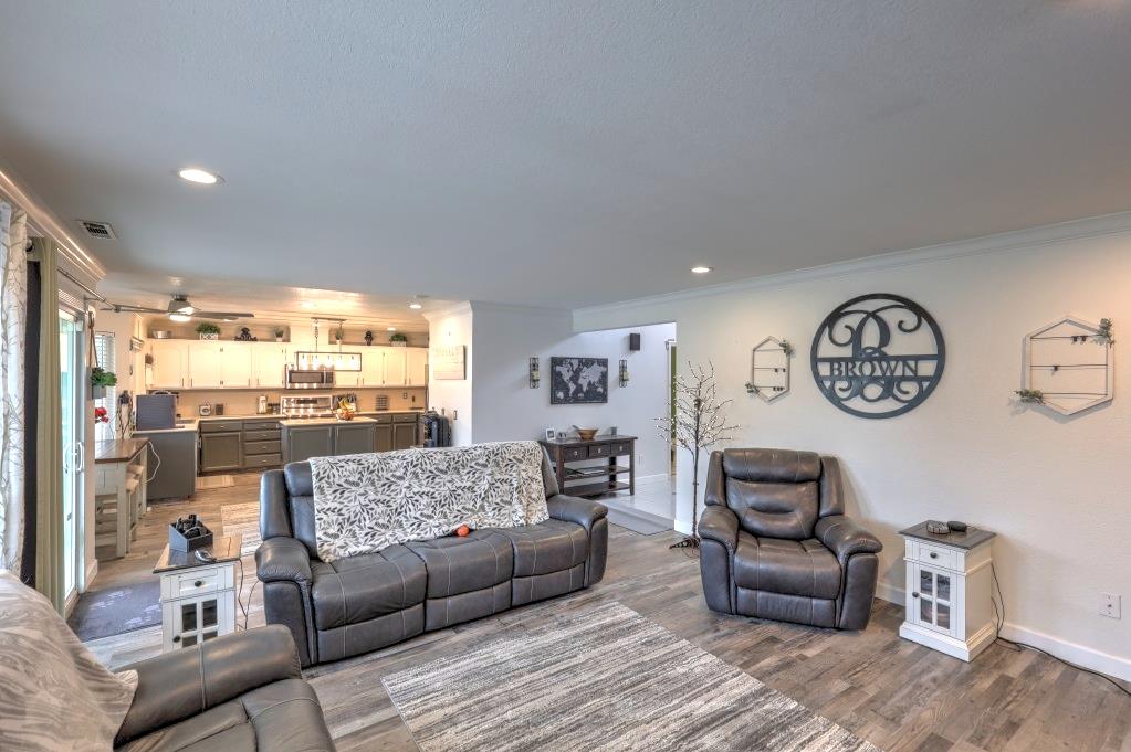 2820 Glasgow Dr, Ceres, CA 95307