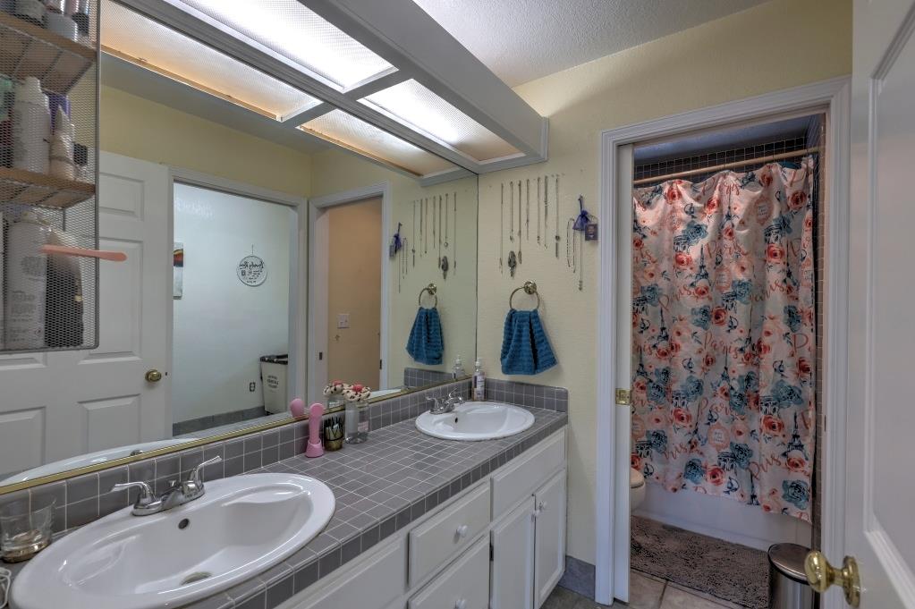 2820 Glasgow Dr, Ceres, CA 95307