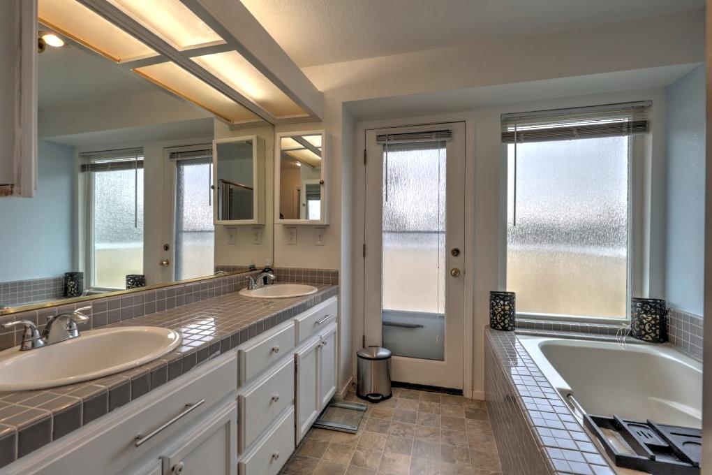 2820 Glasgow Dr, Ceres, CA 95307