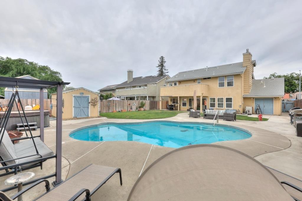 2820 Glasgow Dr, Ceres, CA 95307