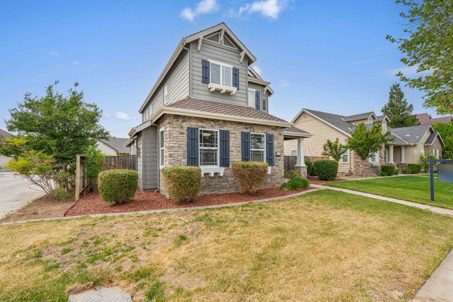 1715 Limestone Dr, Ripon, CA 95366