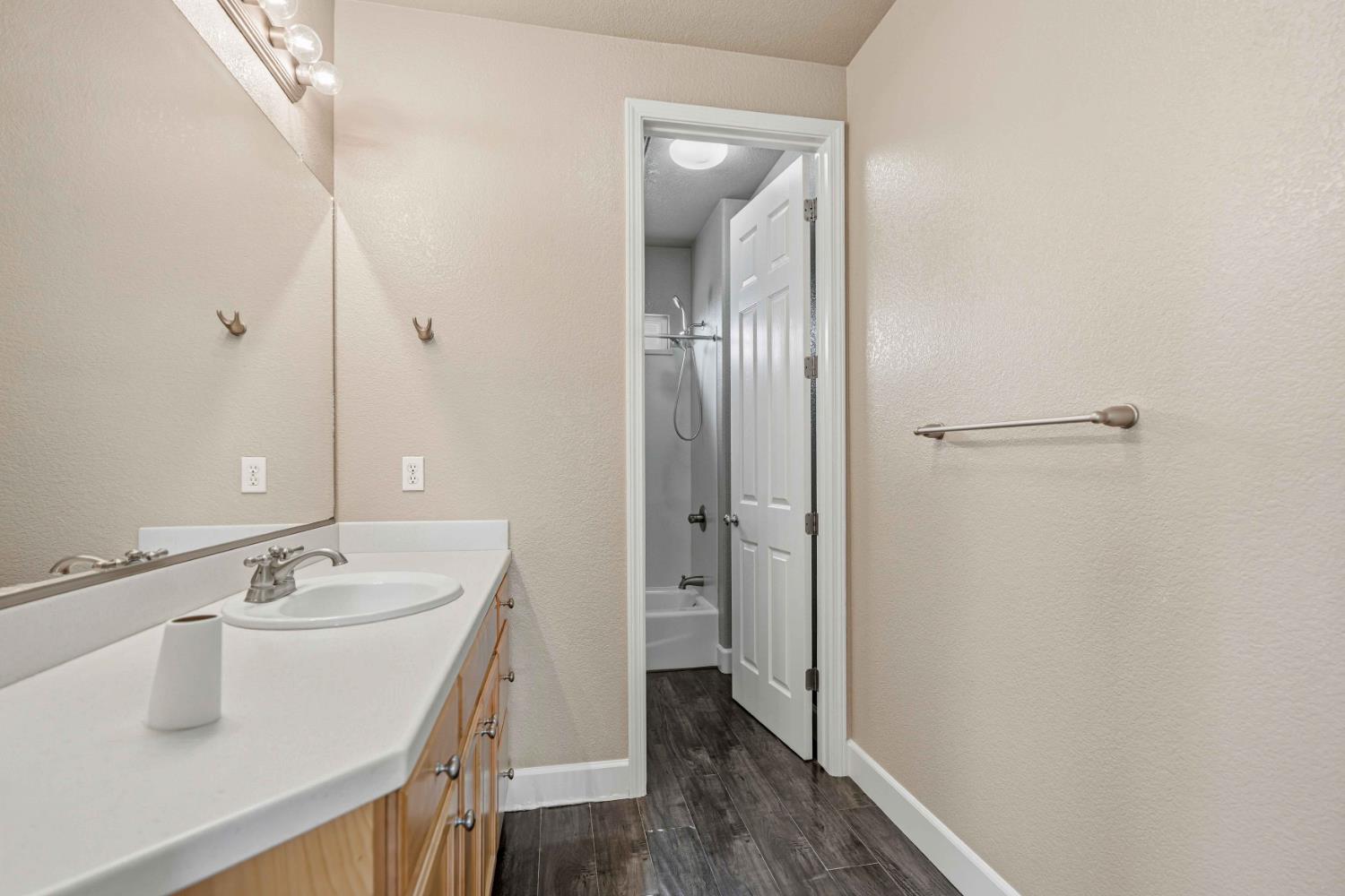 1715 Limestone Dr, Ripon, CA 95366