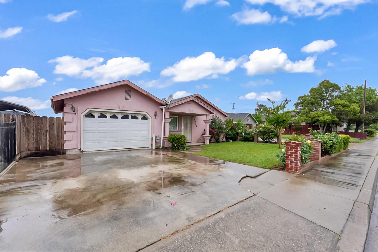 6311 8th St, Riverbank, CA 95367