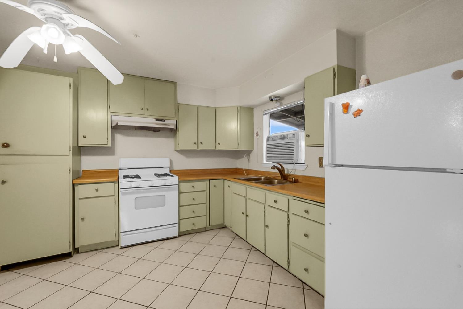 6311 8th St, Riverbank, CA 95367