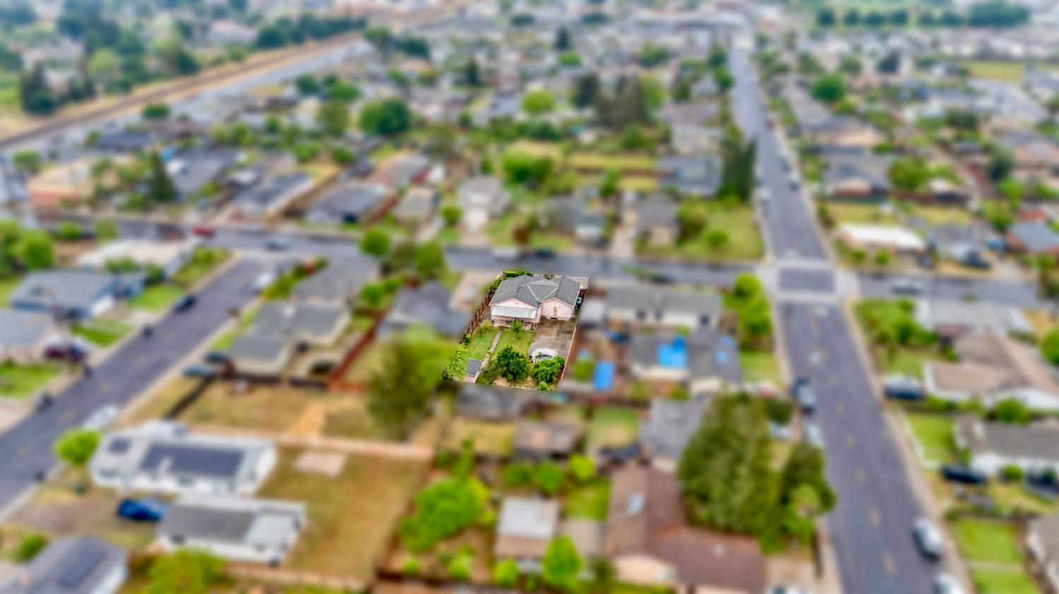 6311 8th St, Riverbank, CA 95367