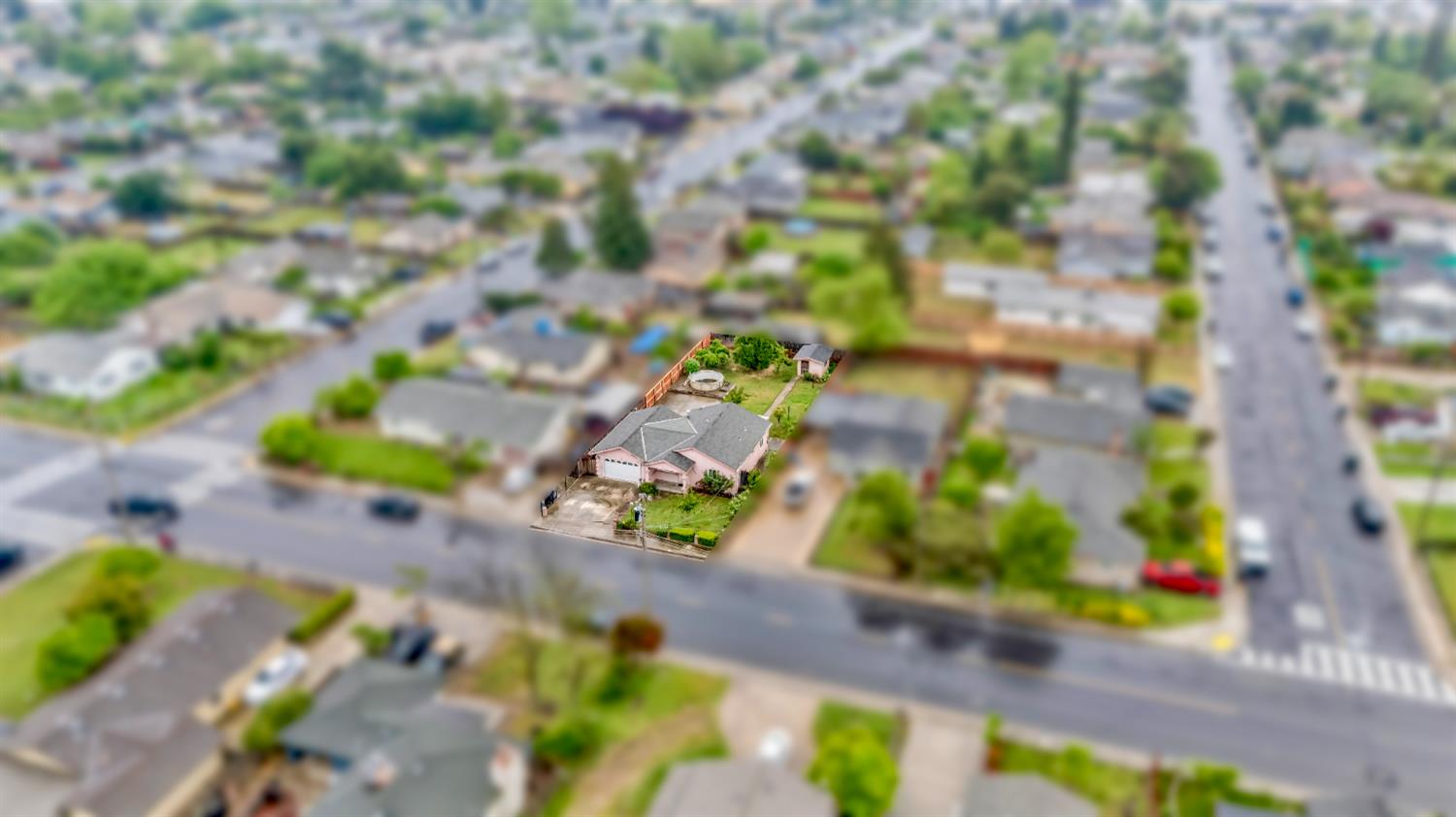 6311 8th St, Riverbank, CA 95367