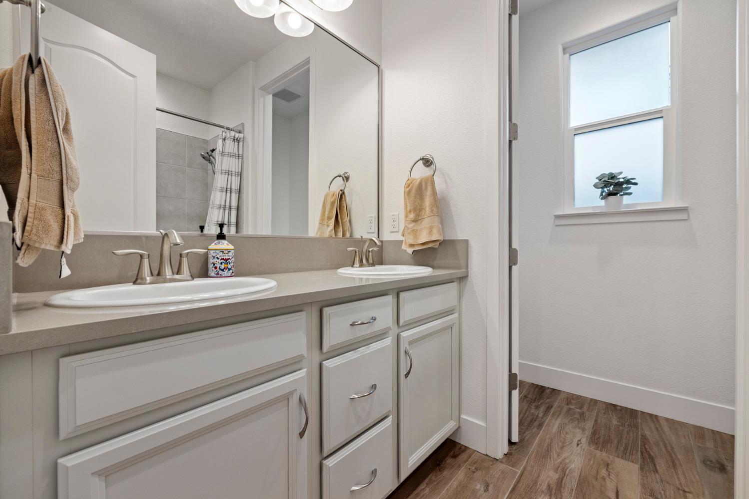 1640 Carrara Ln, Ripon, CA 95366