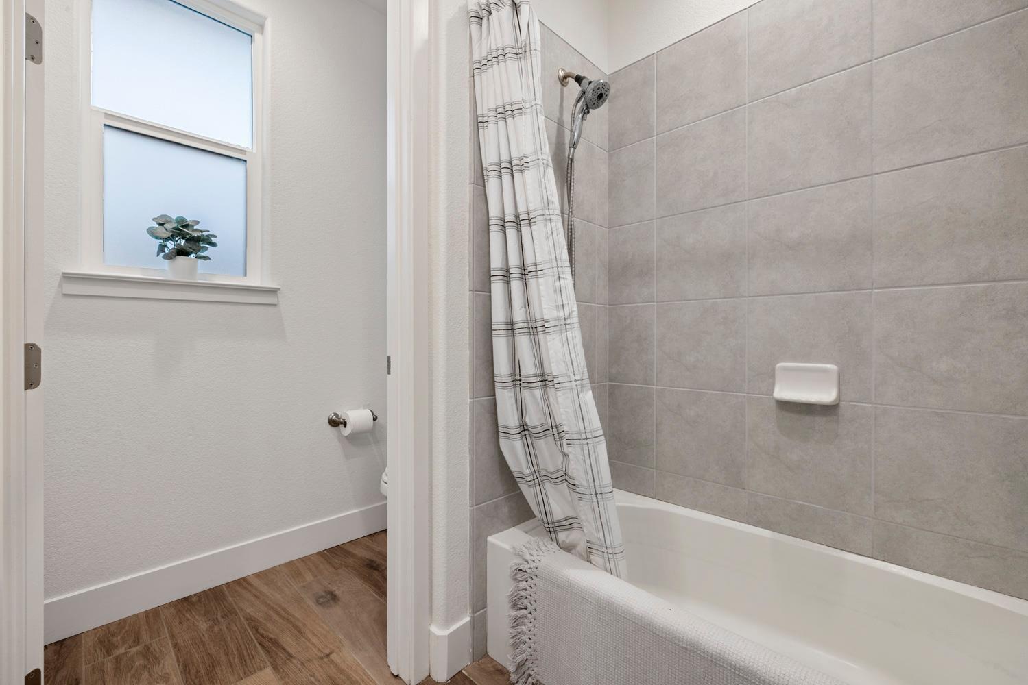 1640 Carrara Ln, Ripon, CA 95366