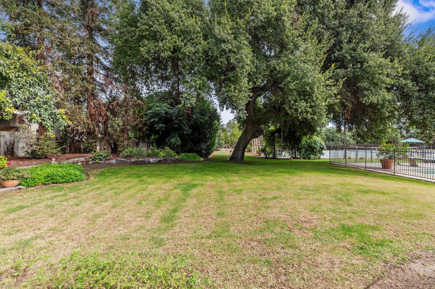 10464 E Herndon Ave, Clovis, CA 93619