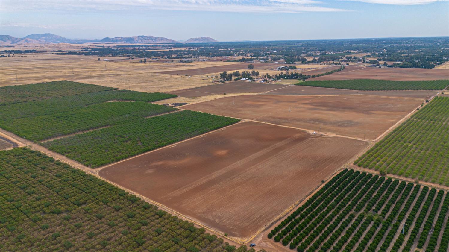 10464 E Herndon Ave, Clovis, CA 93619