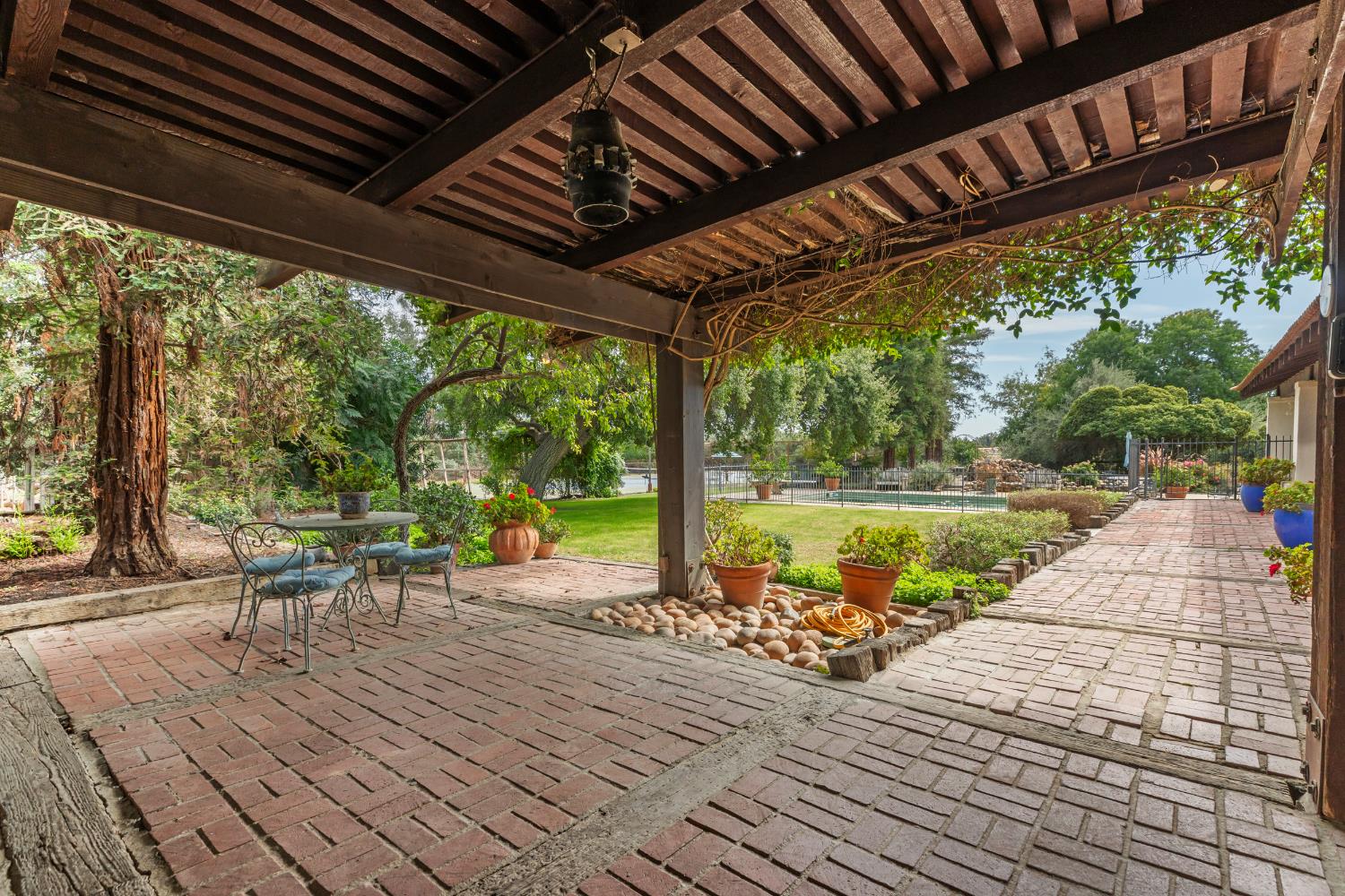 10464 E Herndon Ave, Clovis, CA 93619