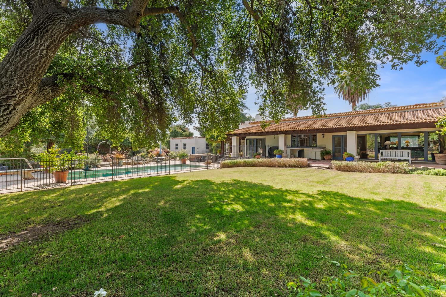 10464 E Herndon Ave, Clovis, CA 93619