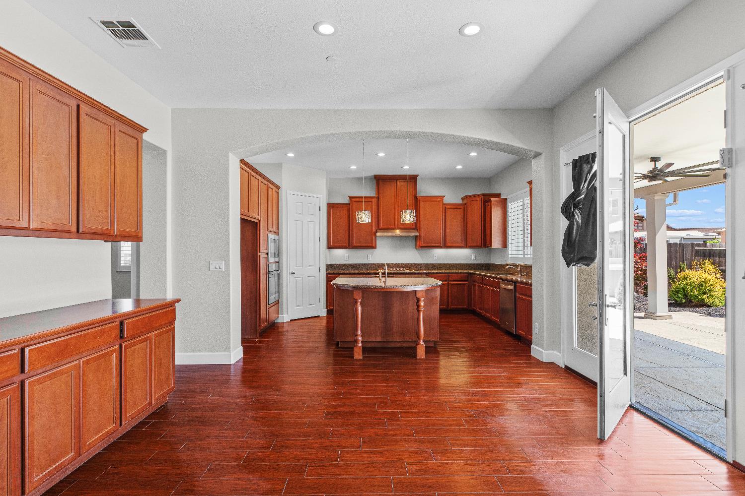 1144 Clearwater Creek Blvd, Manteca, CA 95336