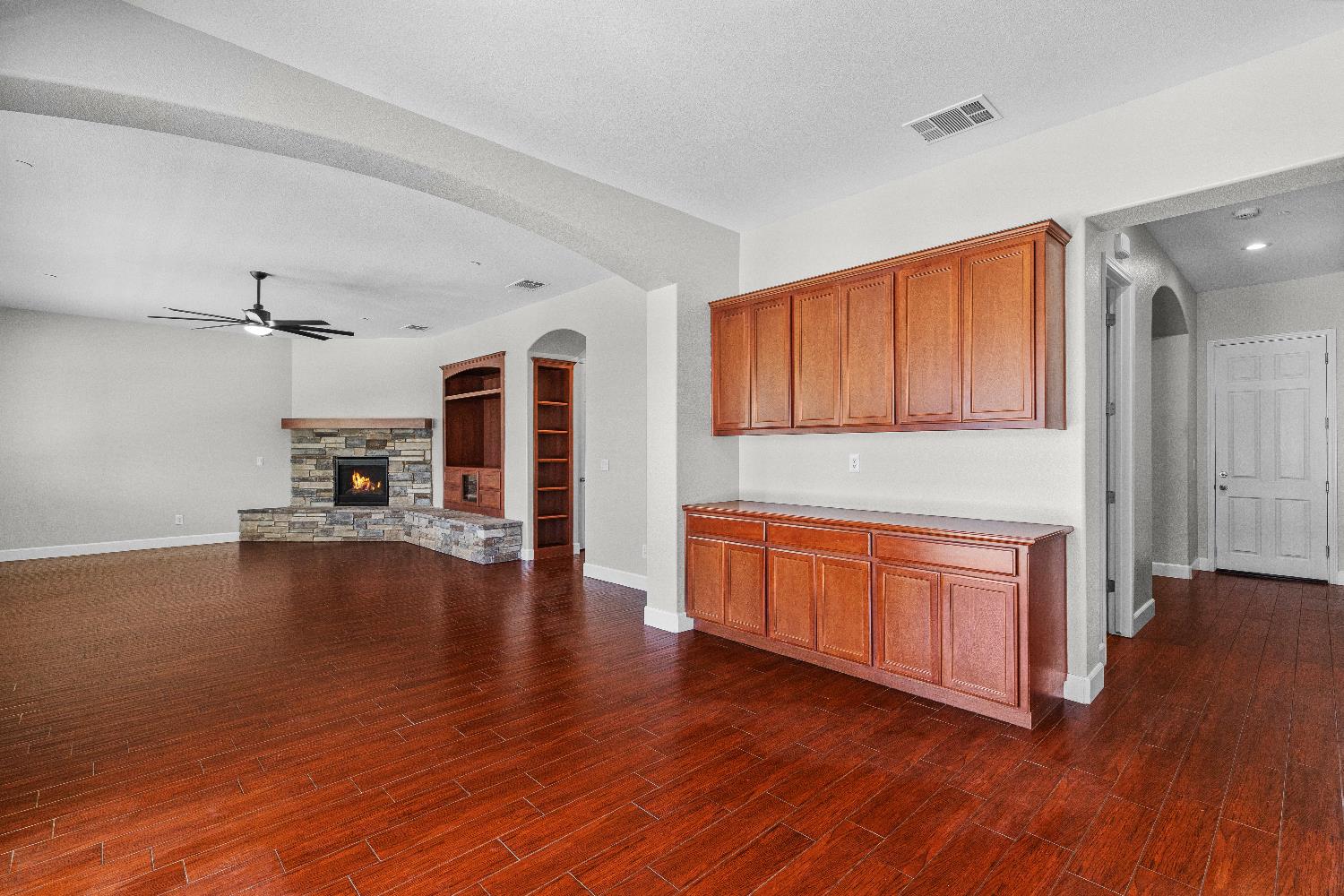 1144 Clearwater Creek Blvd, Manteca, CA 95336