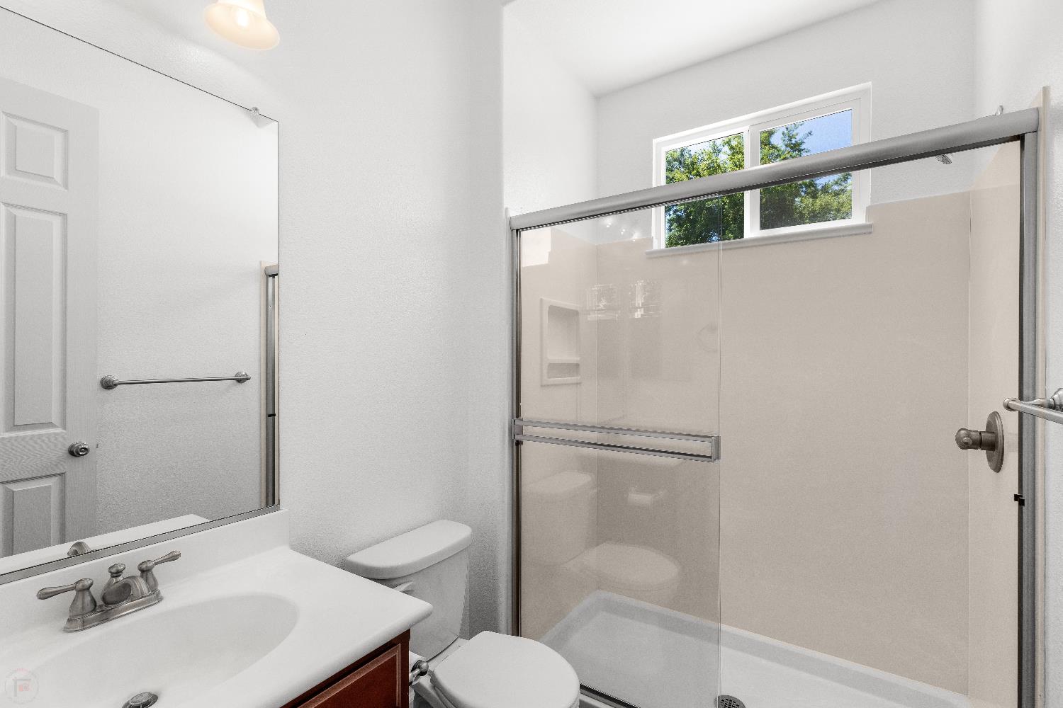 1144 Clearwater Creek Blvd, Manteca, CA 95336