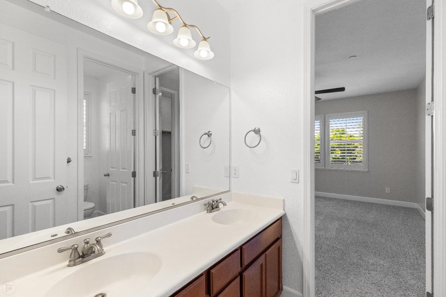 1144 Clearwater Creek Blvd, Manteca, CA 95336