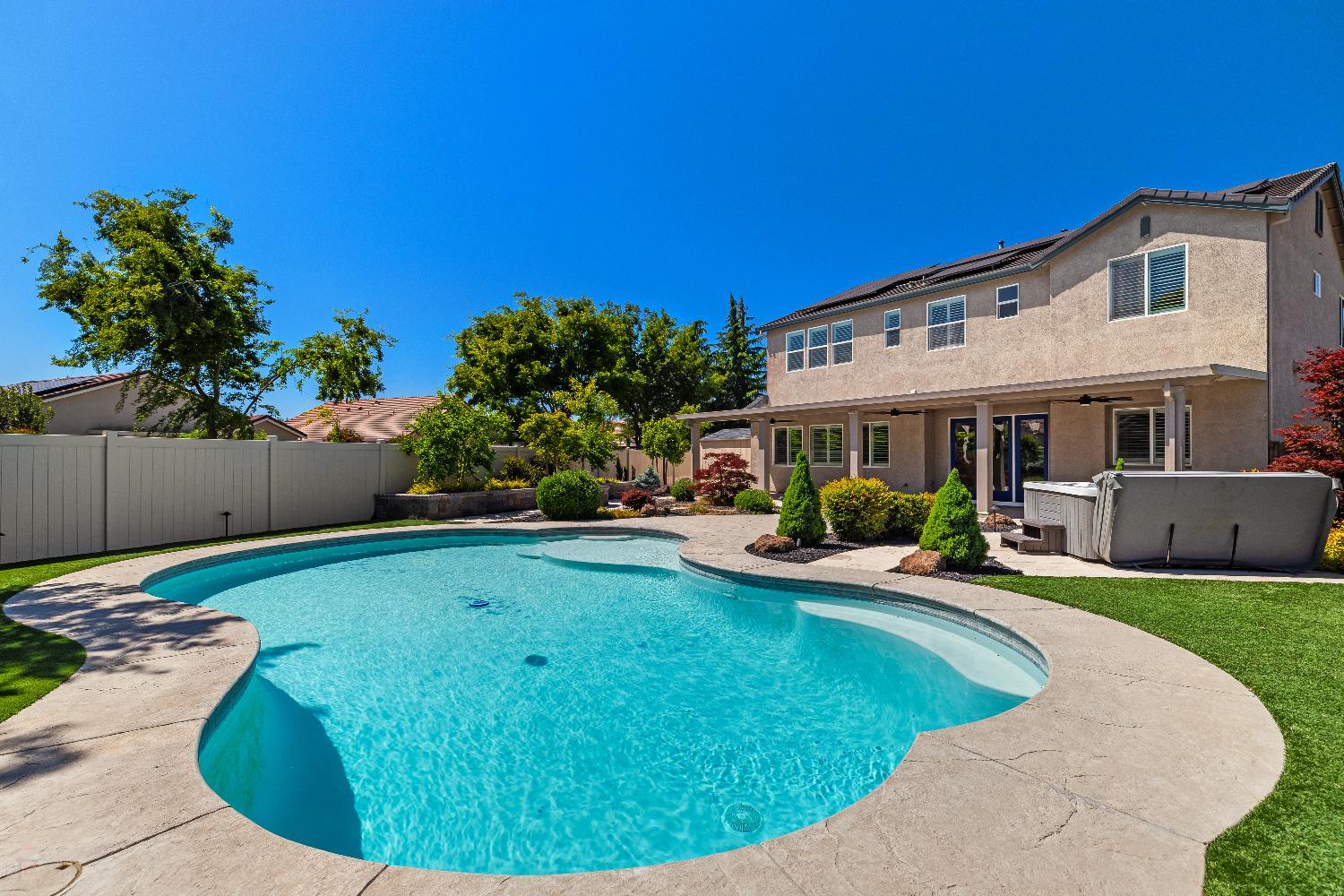 1144 Clearwater Creek Blvd, Manteca, CA 95336