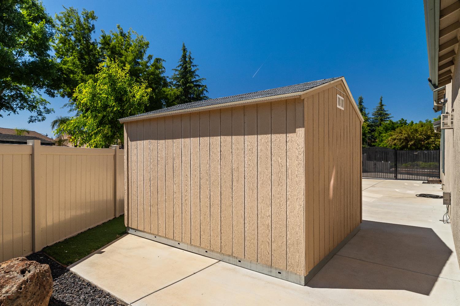 1144 Clearwater Creek Blvd, Manteca, CA 95336