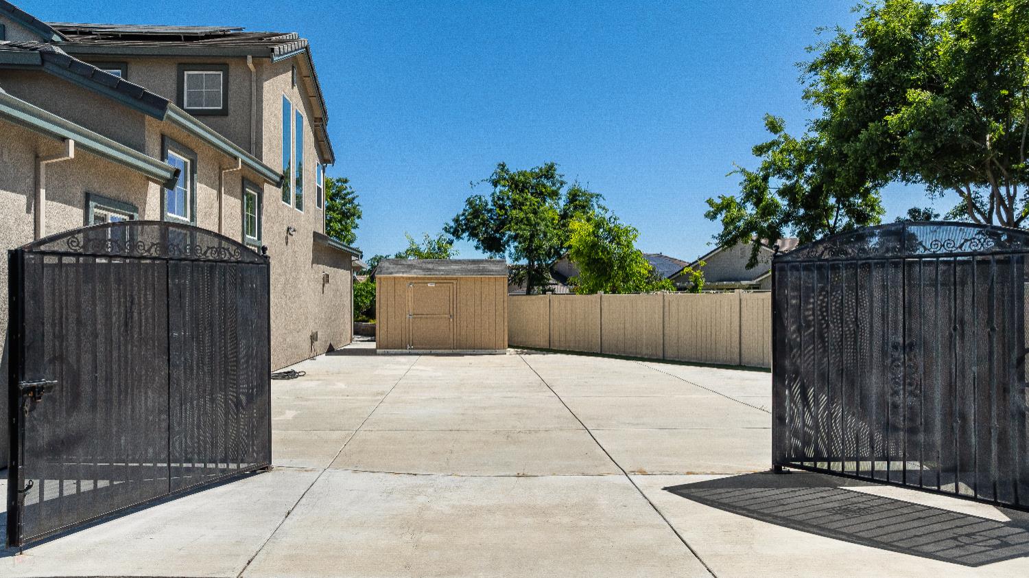 1144 Clearwater Creek Blvd, Manteca, CA 95336