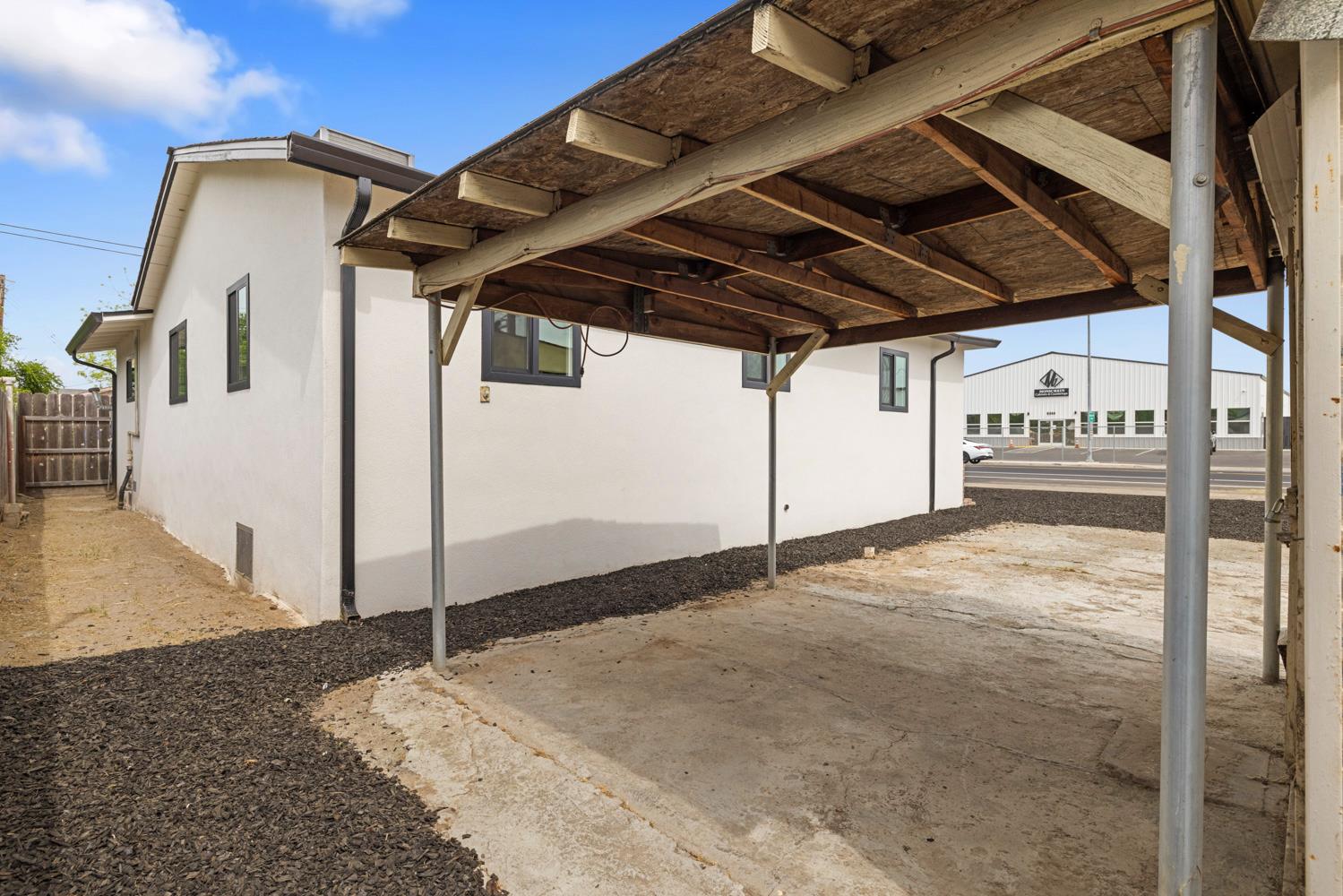 6349 Roselle Ave, Riverbank, CA 95367