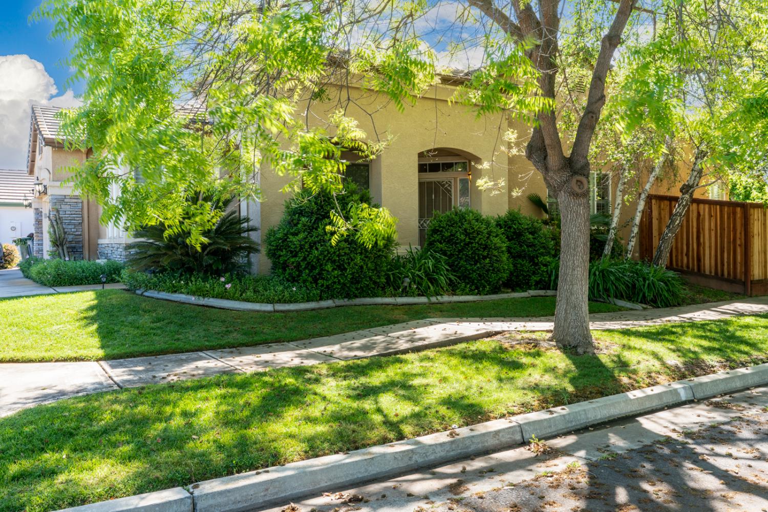 1908 Fall Brook Ct, Merced, CA 95340