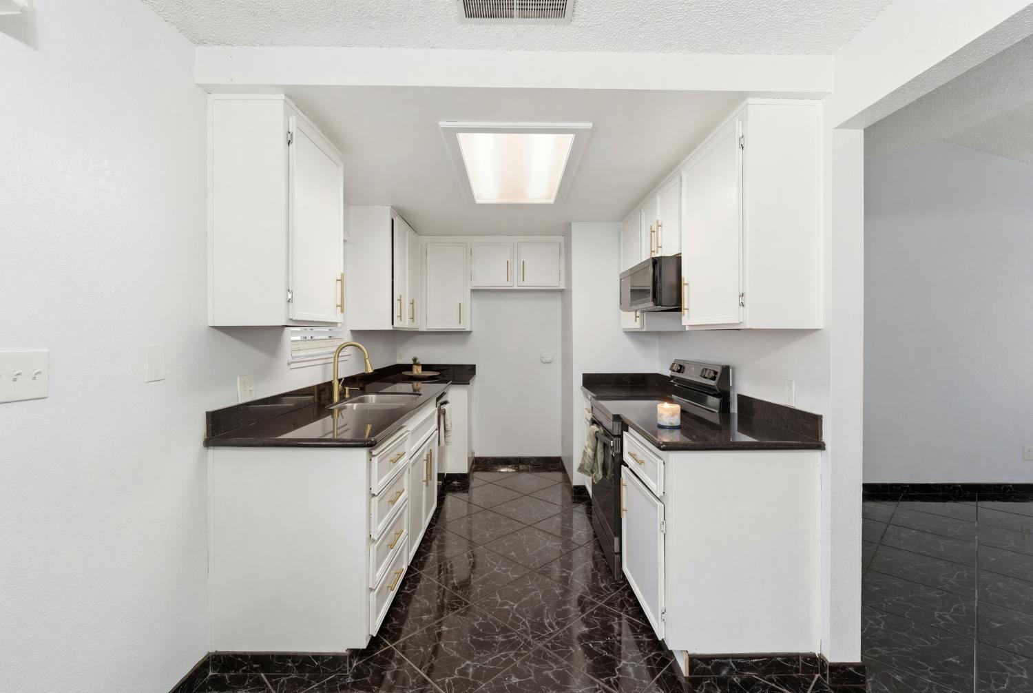 3100 Kounias Dr, Modesto, CA 95354