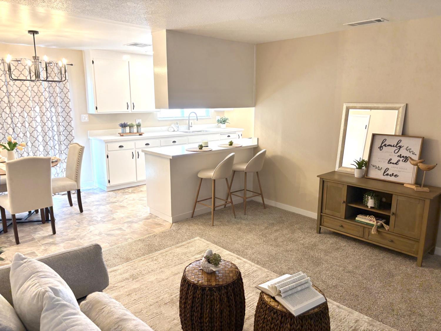 930 Palomino St, Manteca, CA 95336