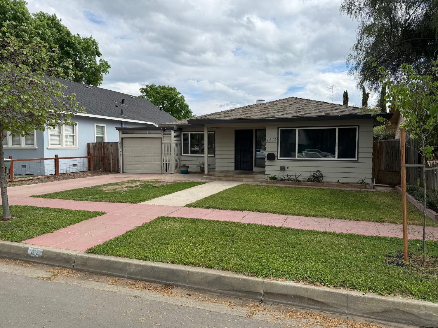 1212 Kern St, Newman, CA 95360