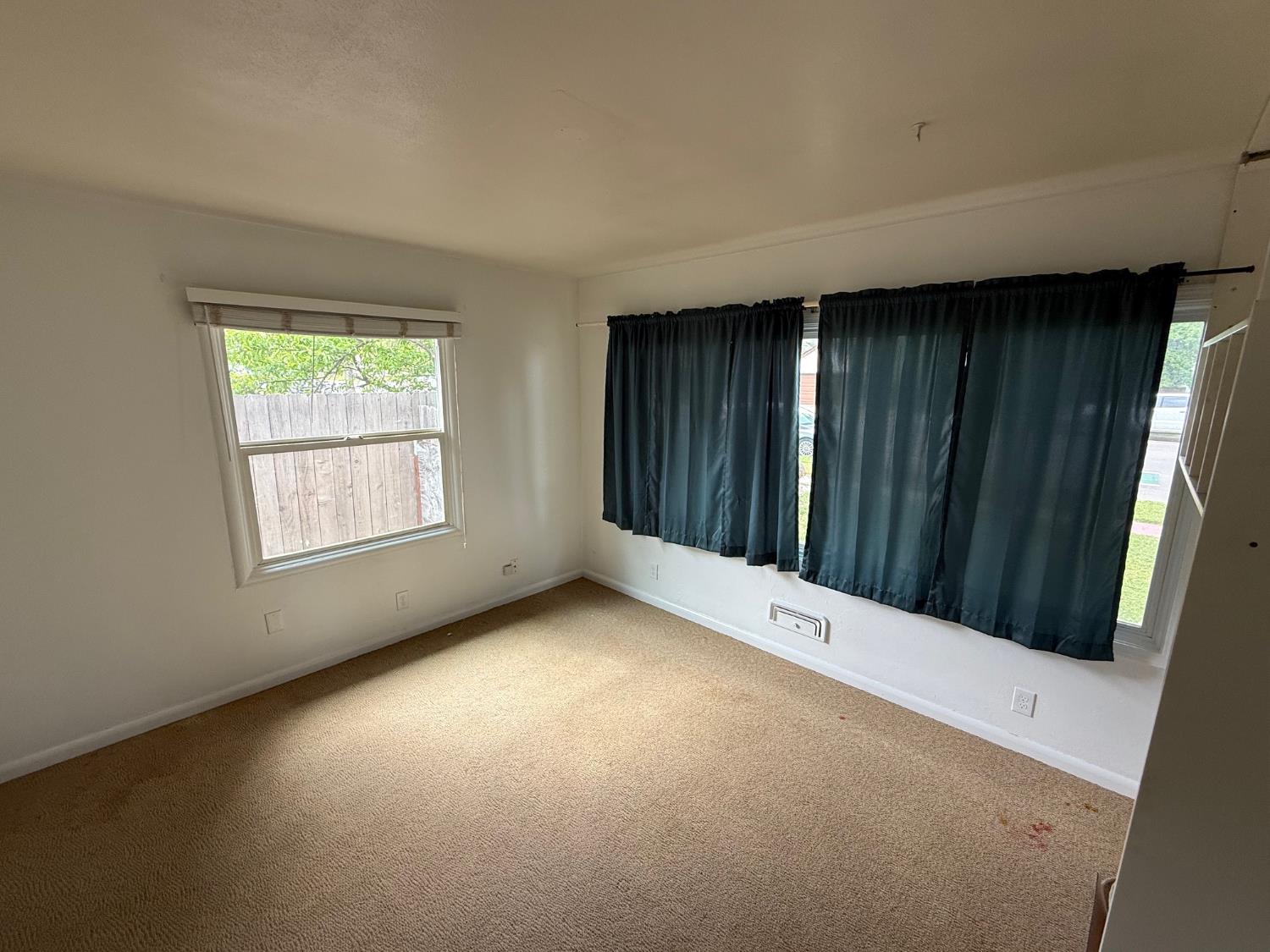 1212 Kern St, Newman, CA 95360