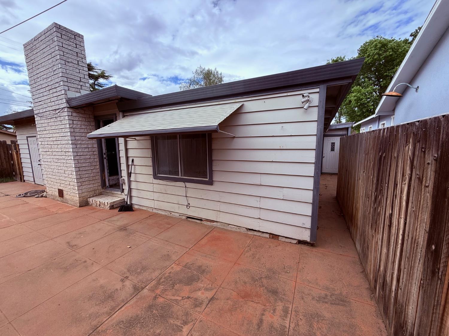 1212 Kern St, Newman, CA 95360