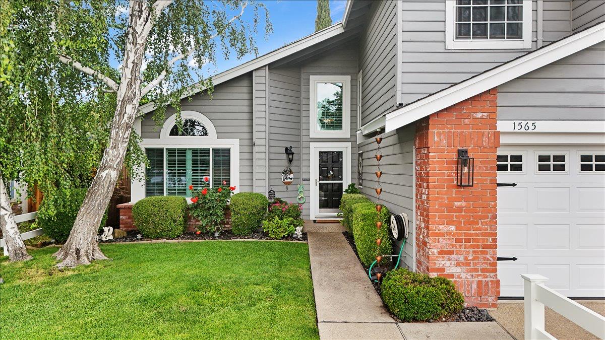 1565 Daniels St, Manteca, CA 95337