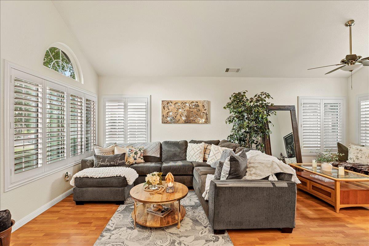 1565 Daniels St, Manteca, CA 95337