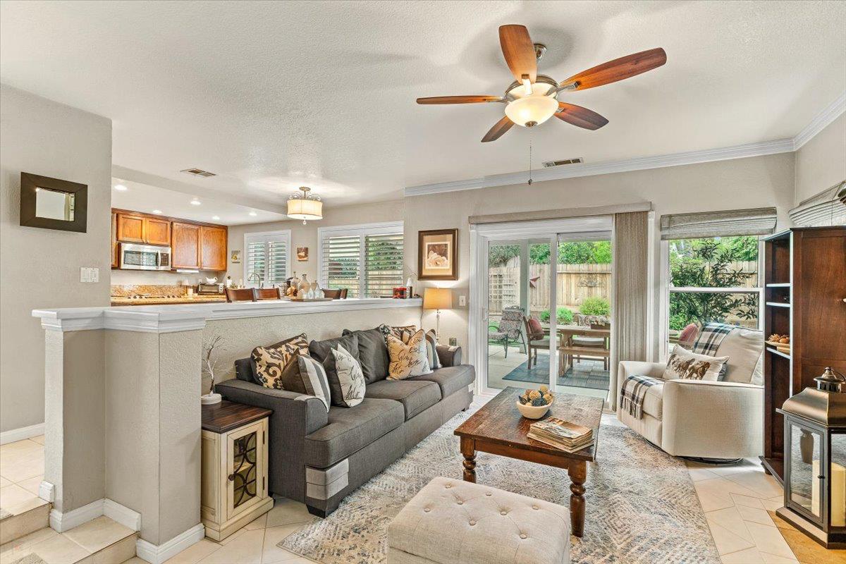 1565 Daniels St, Manteca, CA 95337