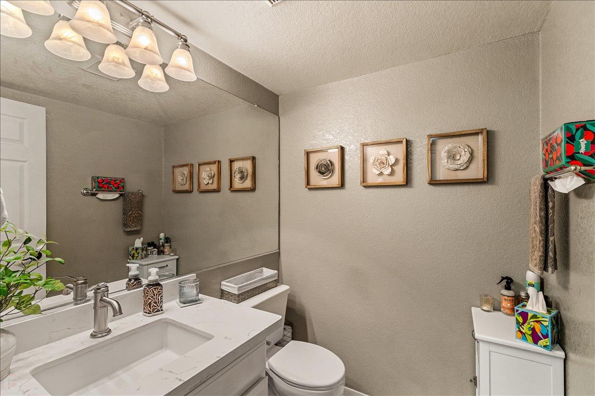 1565 Daniels St, Manteca, CA 95337