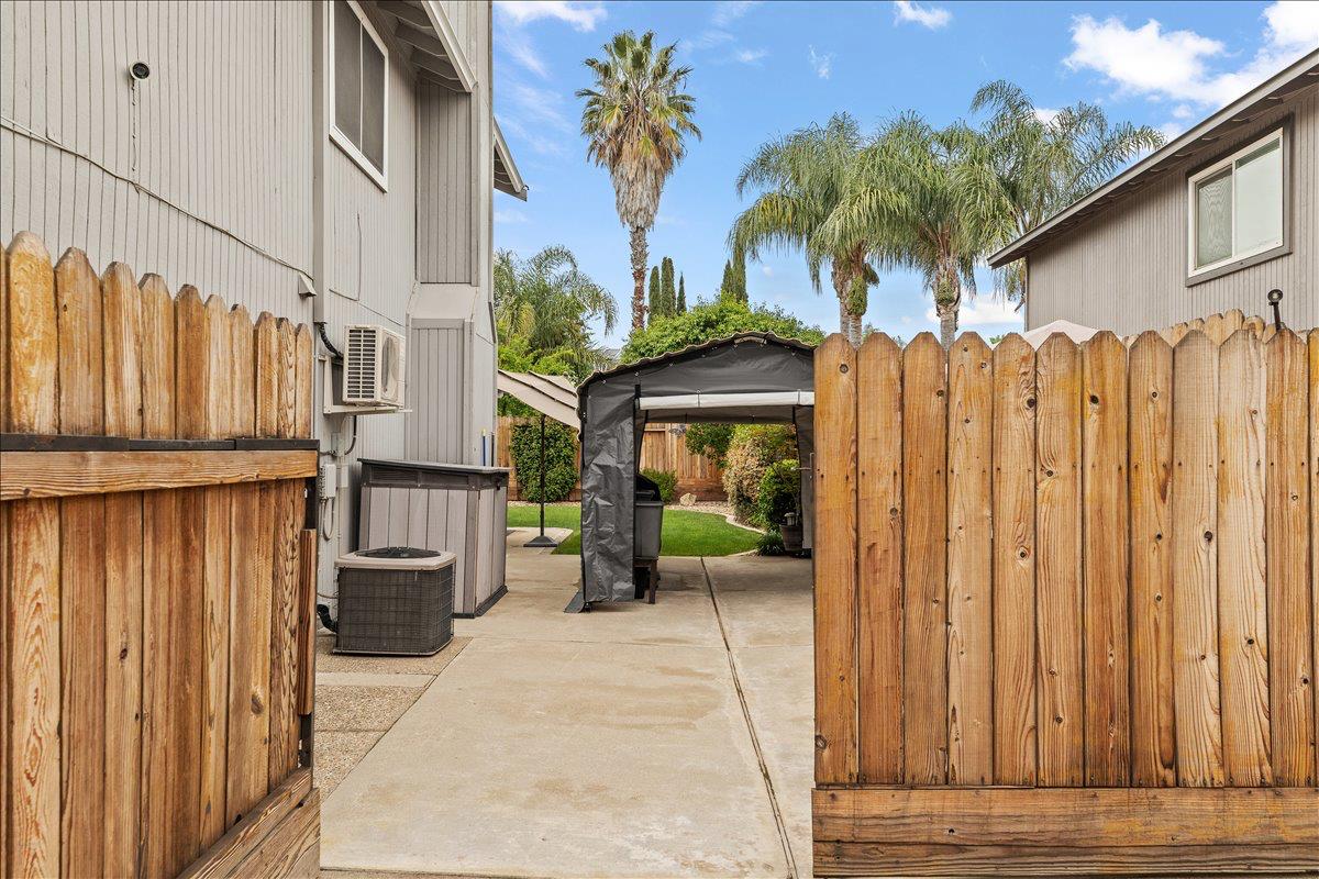 1565 Daniels St, Manteca, CA 95337