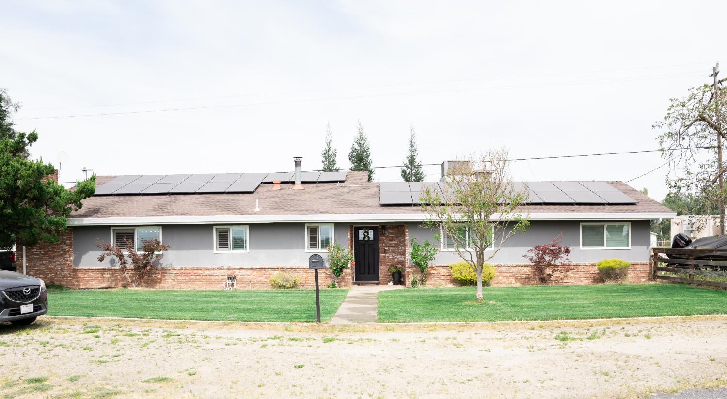 9842 Jackson Rd, Oakdale, CA 95361