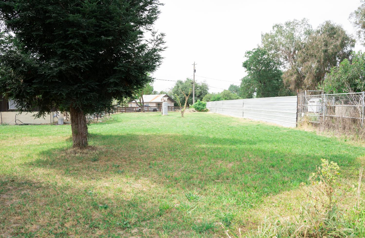 9842 Jackson Rd, Oakdale, CA 95361