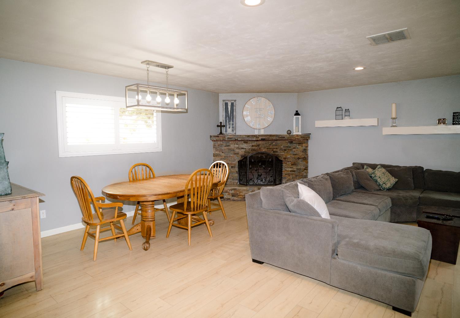 9842 Jackson Rd, Oakdale, CA 95361