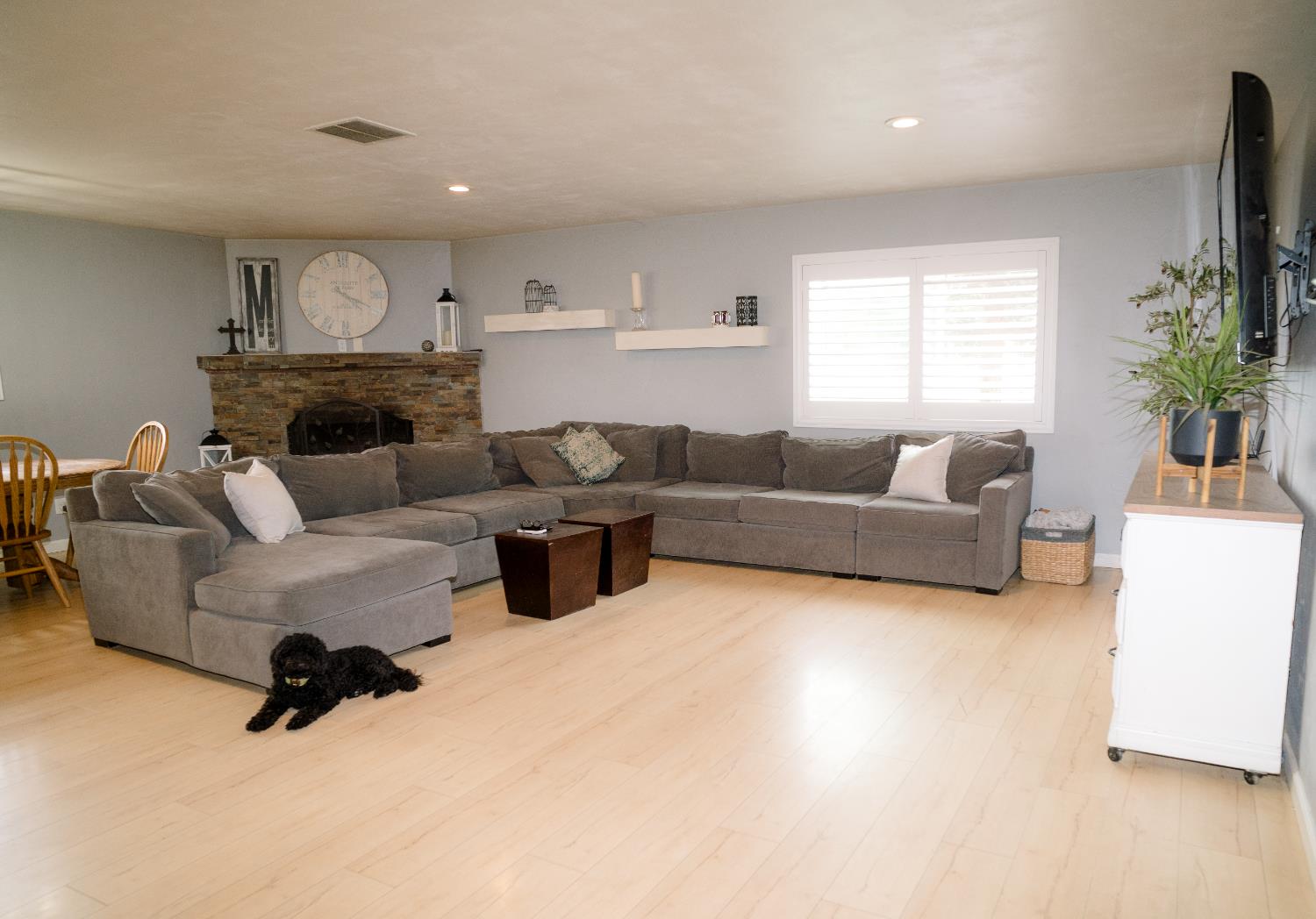 9842 Jackson Rd, Oakdale, CA 95361