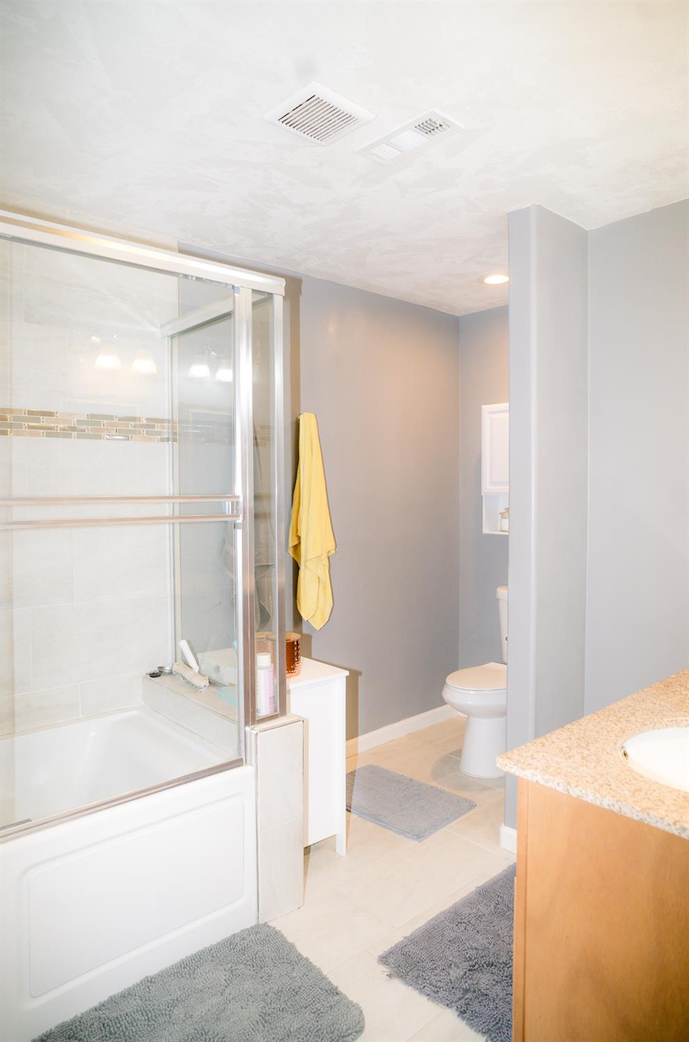 9842 Jackson Rd, Oakdale, CA 95361