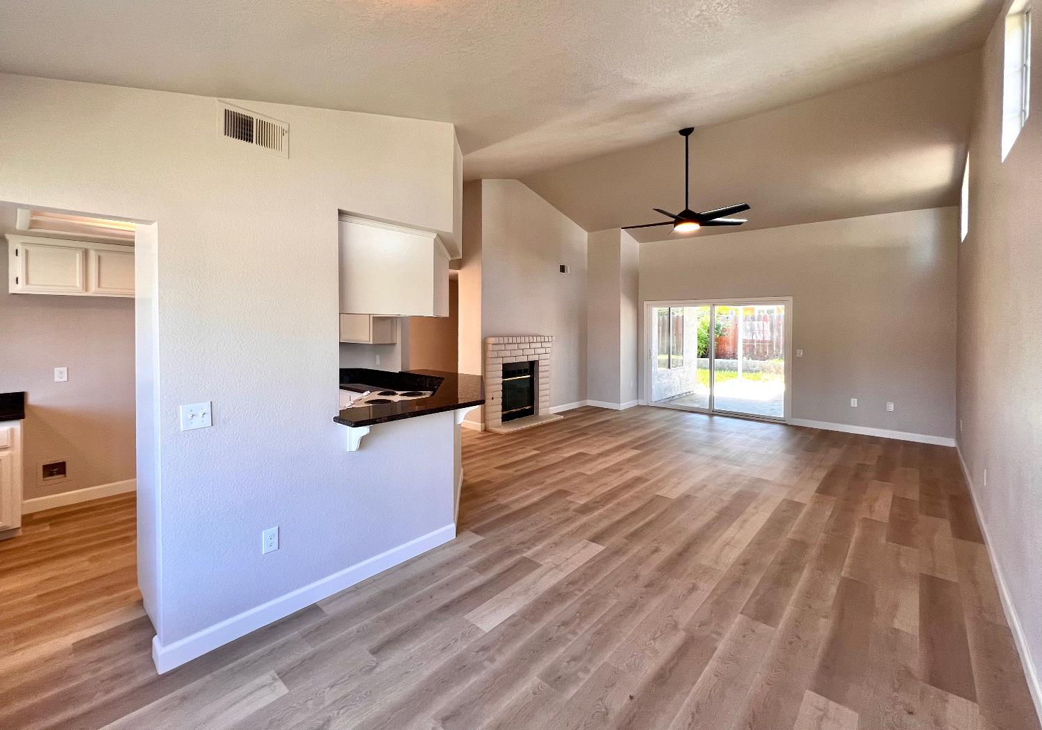 2107 Canyon View Dr, Newman, CA 95360