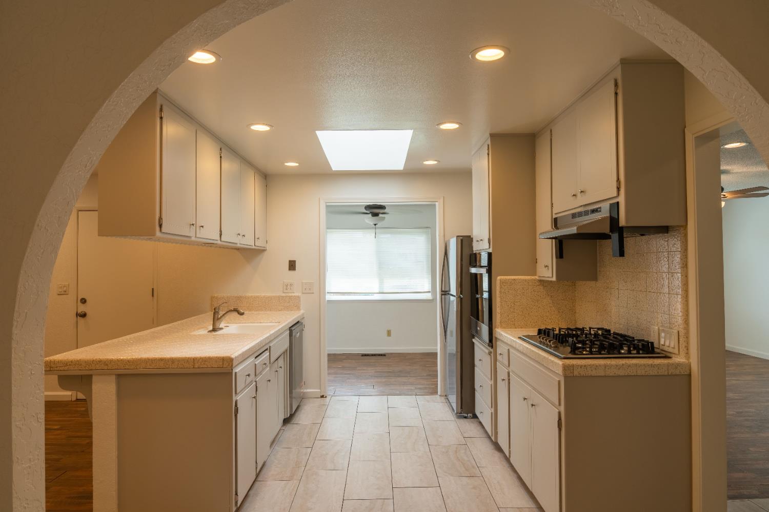 1440 Kruger Dr, Modesto, CA 95355