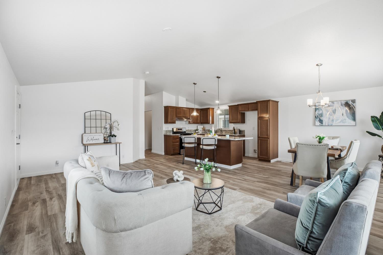 2621 Prescott Rd #246, Modesto, CA 95350